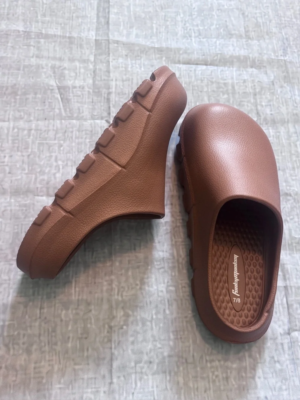 🤎 Light Brown Platform Slides – Women’s 7/8 (37/38) 🤎